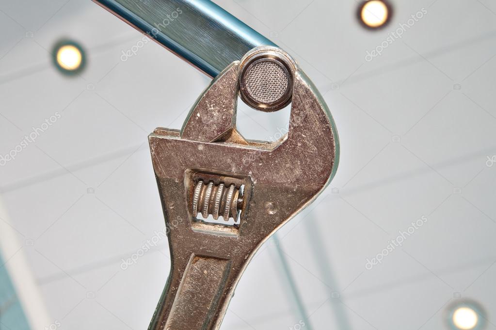 Montage eines WELLAN Geräts an einer Leitung